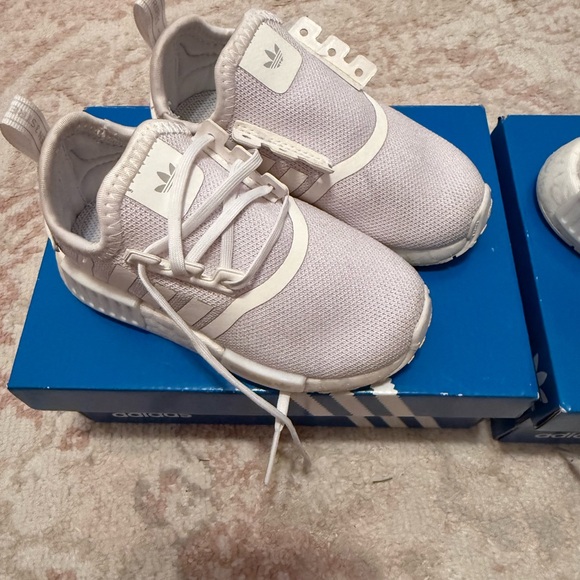 Adidas Kids Cream Sneakers - Picture 2 of 3